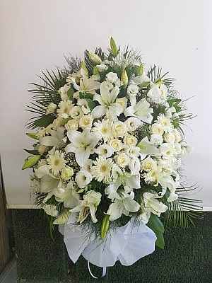 Beyaz Lilyum G�l Ferforje