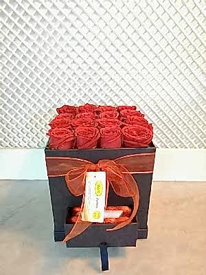 Kutuda Kirmizi G�l